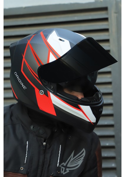 Strada Competition Beyaz-Kırmızı-Siyah Kask ( Güneş Vizörlü ) modelleri