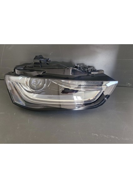 Audi A4 Sağ Ön Far Zenonlu Beyinler Üzerinde Sıfır 2013-2016
