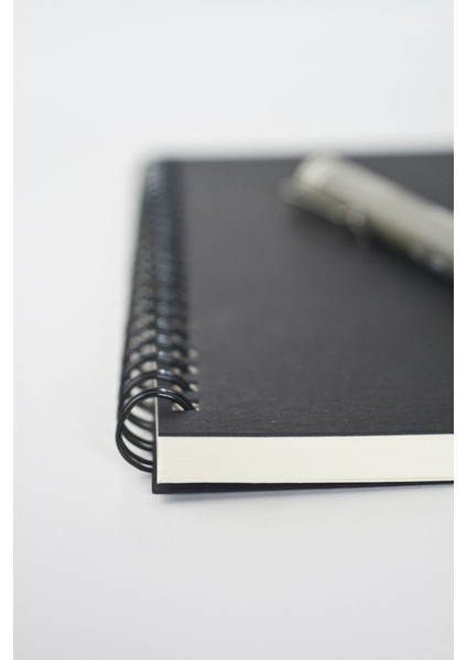 Siyah Kraft Kapaklı Kareli Defter