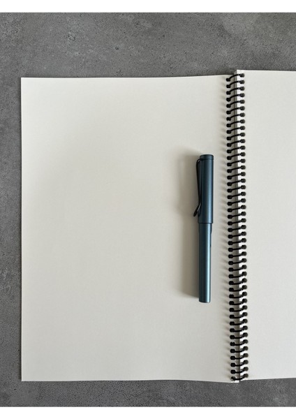 A4 Çizgisiz Spiralli Defter (Siyah Kapak)