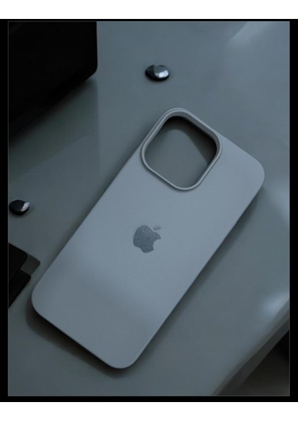 iPhone 14 Pro Max Lansman Silikon Kılıf Esnek ve Şık Tasarım