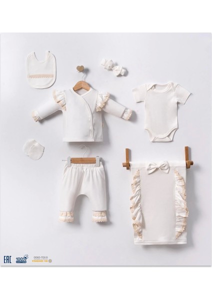 Yakası Fırfır Detaylı Kız Bebek 7 Parça Battaniyeli Hastane Çıkışı Seti