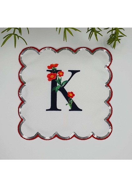 K Harfi Baskılı Kişiye Özel Pul Işlemeli Monogramlı Nakış Kenar Pullu Kokteyl Peçetesi 1 Adet