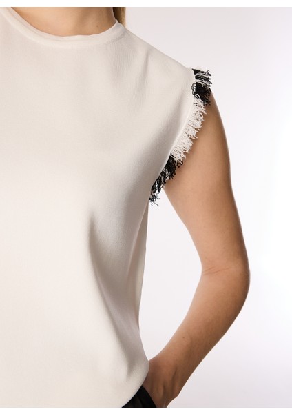 Bisiklet Yaka Düz Kırık Beyaz Kadın Bluz F4WL-BLZ W65 fırsatları