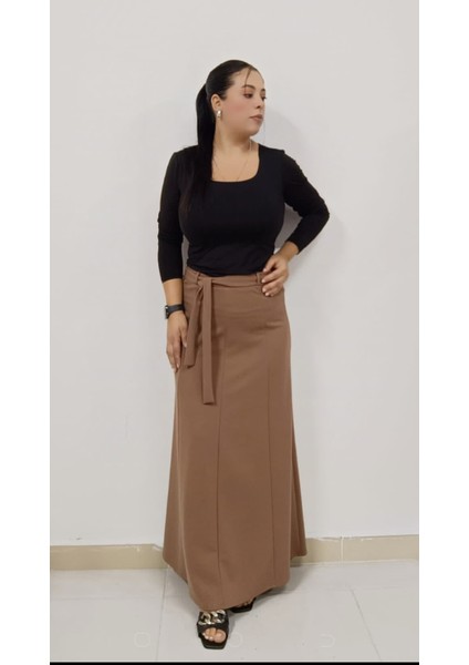 Büyük Beden Tesettüre Uygun 8 Parça Kuşaklı Enine Boyuna Likralı Scuba Krep Kumaş Uzun Etek