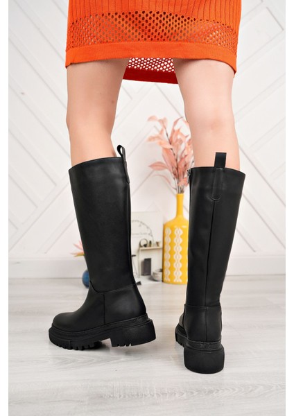 812-340 Siyah Fermuarlı Günlük Kadın Çizme modelleri