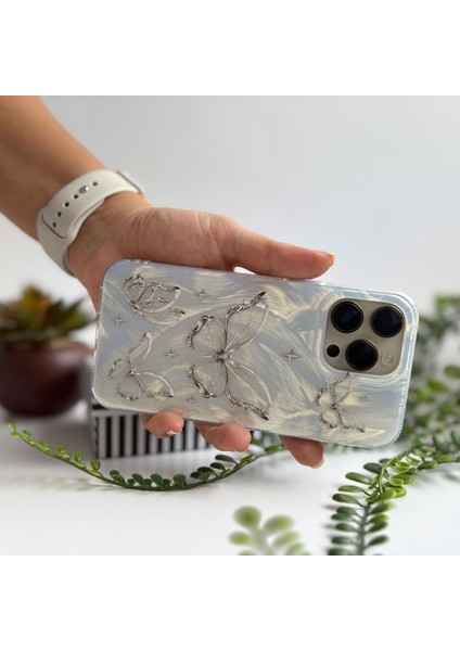 Beyaz Grafik Baskılı Kelebek Desenli Apple iPhone Telefon Kılıfı Apple iPhone 15 Pro fiyatları