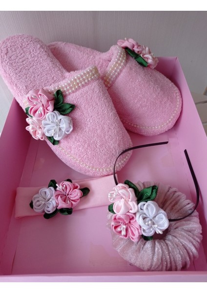 Lohusa Terlik , Tacı ve Bebek Bandanası