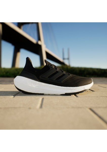 Erkek Koşu ve Yürüyüş Ayakkabısı Ultraboost Lıght GY9351 modelleri