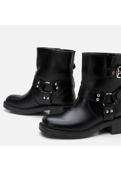 Siyah Kadın Tokalı Düz Bot modelleri