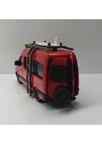 Dianomi Maisto 1:50 Ölçek Mercedes-Benz Sprinter Minibüs (12 Cm) fiyatları