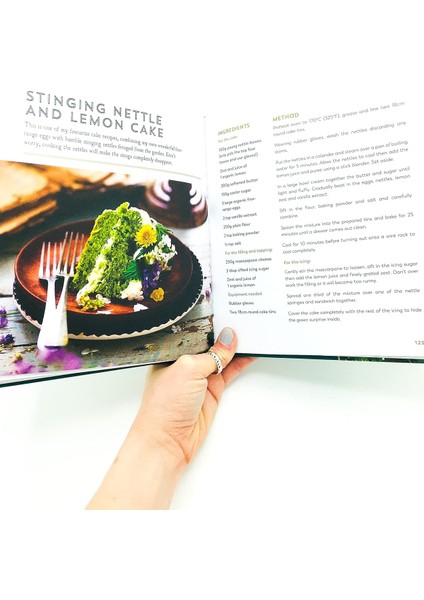 The Garden Apothecary: Recipes, Remedies And Rituals indirimleri