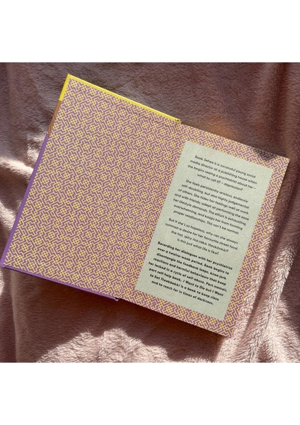 I Want To Die But I Want To Eat Tteokbokki: The Bestselling South Korean Therapy Memoir indirimleri