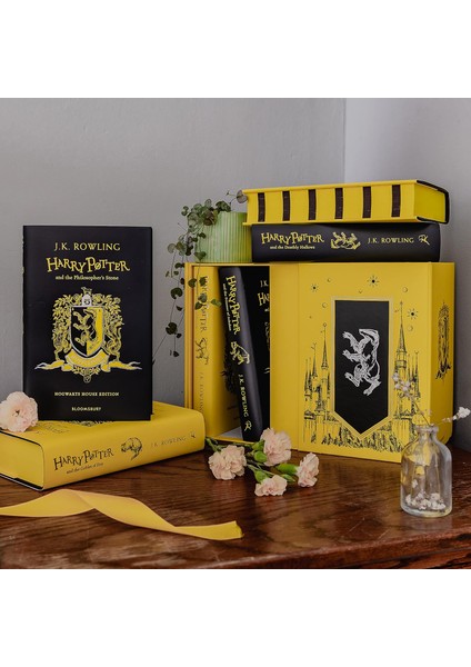 Harry Potter Hufflepuff House Editions Hardback Box Set: 1-7