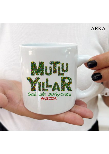 Mutlu Yıllar Çam Renkli Tasarımlar ve Dekoratif Kişiye Özel Kupa Bardaklar fiyatları