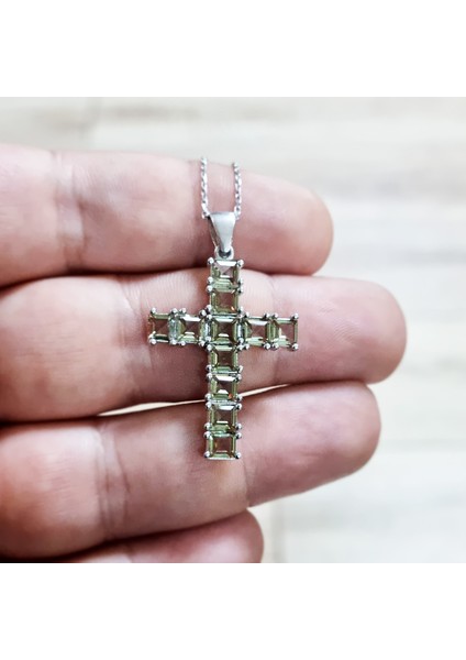 Gümüş Renk Değiştiren Kare Taşlı Haç Kolye fiyatları