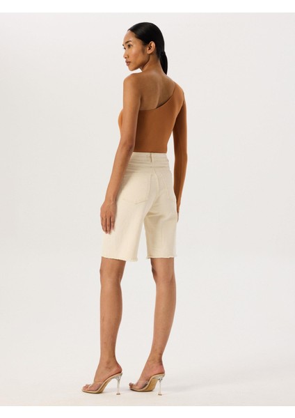 Paçası Dikişsiz Straight Fit Şort - Bej modelleri