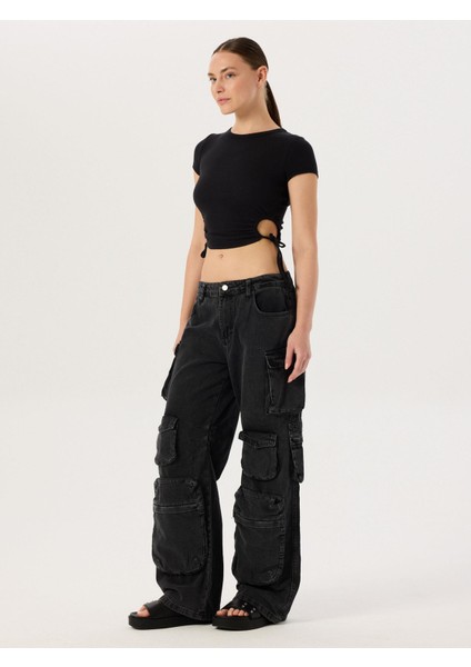 Yanları Büzgü Detaylı Kısa Kollu Body - Siyah fırsatları