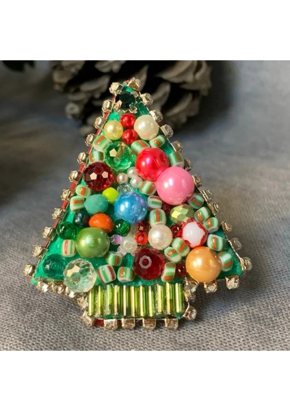 Uretti El Yapımı Keçe Renkli Boncuk Süslemeli Yılbaşı Ağacı Broş - 5 x 7 cm
