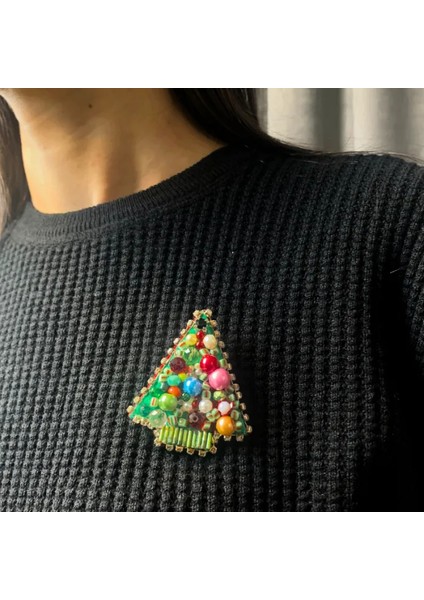 Uretti El Yapımı Keçe Renkli Boncuk Süslemeli Yılbaşı Ağacı Broş - 5 x 7 cm