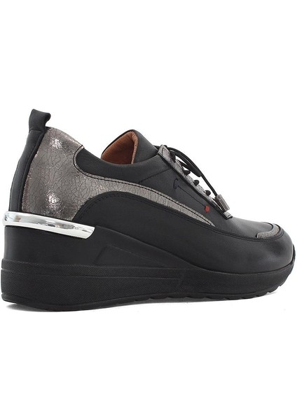 Kadın Siyah Bağcıklı Dolgu Topuklu Deri Ayakkabı indirimleri