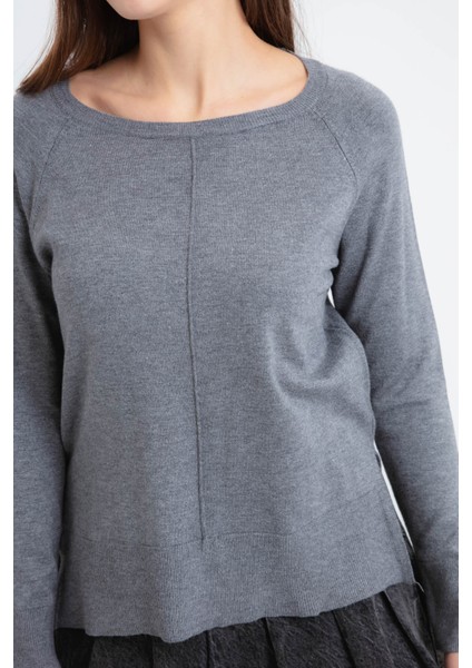Kadın Gri Kayık Yaka Yanları Yırtmaçlı Triko Kazak modelleri