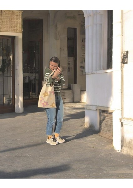 Çiçekli Gabardin Bez Kol Çantası – Şıklık ve Dayanıklılığın Buluştuğu Tasarım! fiyatları