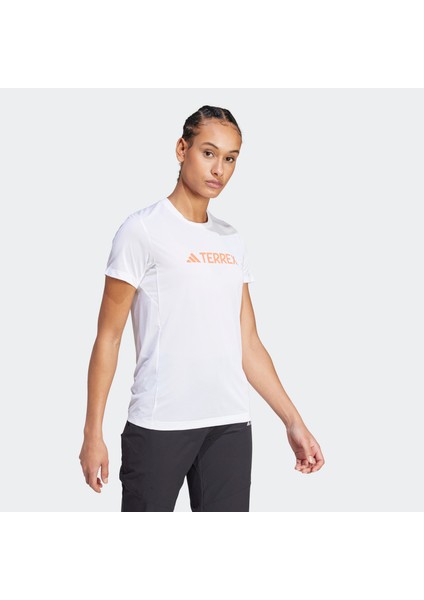 Terrex Multi Endurance Tech Kadın Beyaz Günlük T-Shirt.- fırsatları