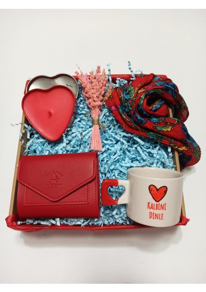 Yılbaşı Özel Hediye Seti El Yapımı Kalbini Dinle Kupa, Fular, Cüzdan, Mum, Lavanta