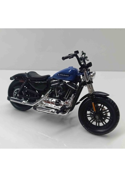 1:18 Ölçek 2022 Harley Davidson Fad Bob