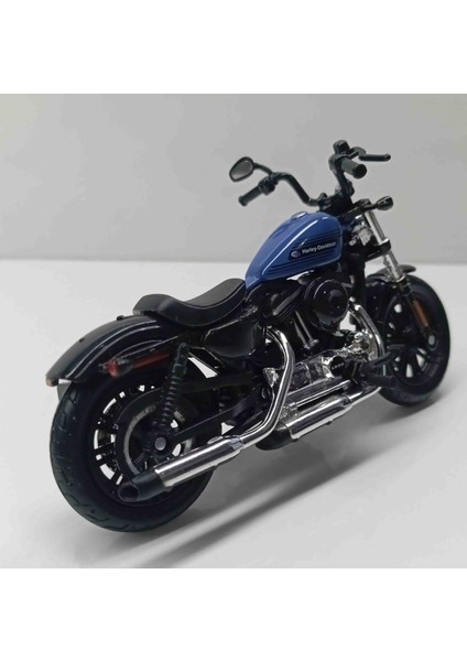 1:18 Ölçek 2022 Harley Davidson Fad Bob