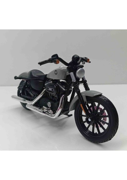 1:18 Ölçek 2022 Harley Davidson Sportster Iron 883