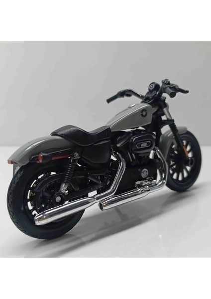 1:18 Ölçek 2022 Harley Davidson Sportster Iron 883