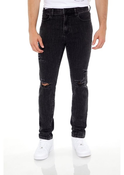 Distressed Slim-Fit Jean Pantolon