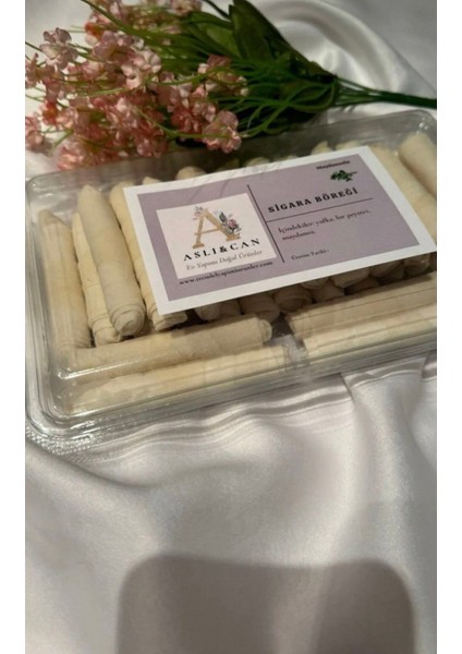 Yılbaşına Özel Hediye Saklama Kaplı Peynirli Sigara Böreği / Kalem Böreği 500 gr (24 Adet)