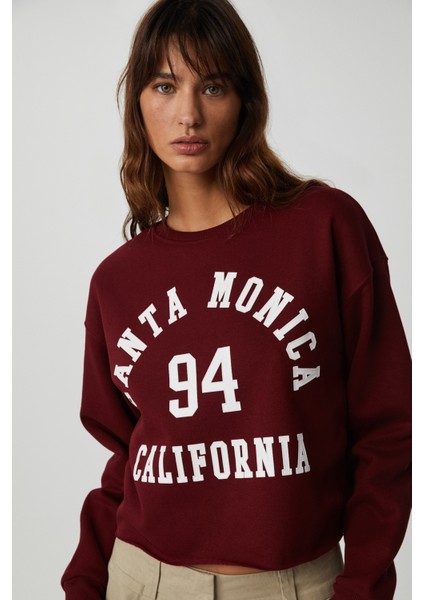 Jaelyn Kadın Uzun Kollu Yuvarlak Yaka Önü Baskılı Düşük Omuz Kısa Bordo Sweatshirt