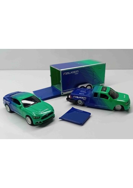 1:64 Ölçek 2004 Ford F-150 /2014 Ford Must. Gt Set