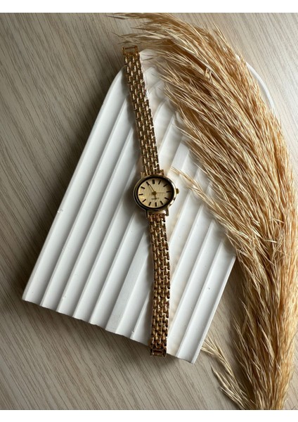 Retro Minimal Hasır Kordon Vintage Kadın Kol Saati Boncuk Model fiyatları