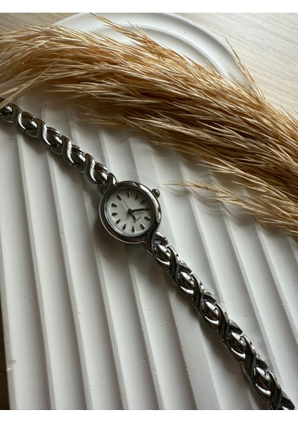 Retro Minimal Hasır Kordon Vintage Kadın Kol Saati Boncuk Model Gümüş