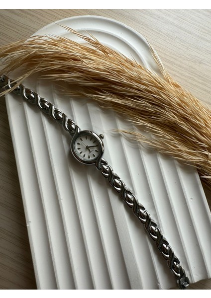 Retro Minimal Hasır Kordon Vintage Kadın Kol Saati Boncuk Model Gümüş
