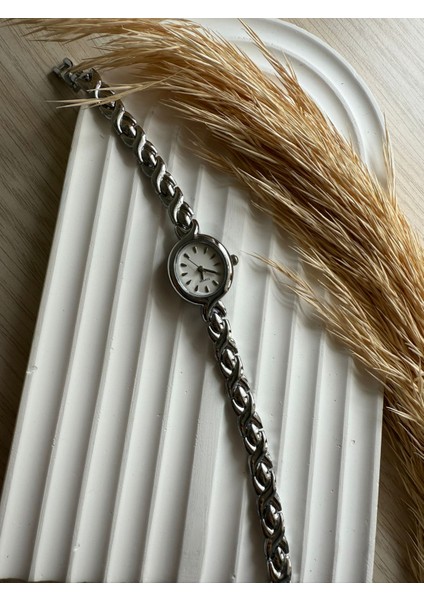 Retro Minimal Hasır Kordon Vintage Kadın Kol Saati Boncuk Model Gümüş