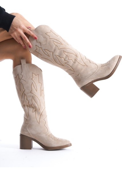 Süet Western Çizme Kadınlar İçin 7 cm Topuklu Şık ve Konforlu Tasarım