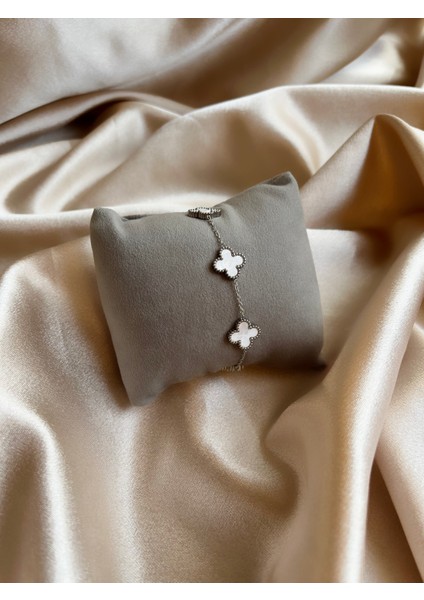 Dört Yapraklı Yonca Beyaz-Silver Çelik Bileklik fiyatları