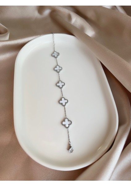 Dört Yapraklı Yonca Beyaz-Silver Çelik Bileklik fırsatları