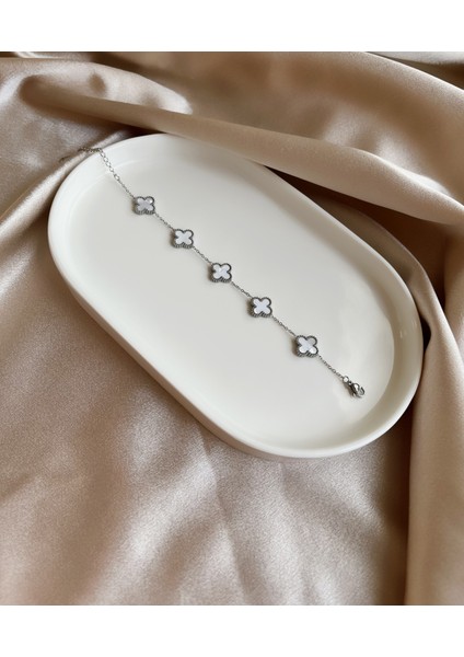 Dört Yapraklı Yonca Beyaz-Silver Çelik Bileklik indirimleri