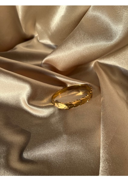 Yaprak Desenli Gold Çelik Kelepçe Bileklik fiyatları