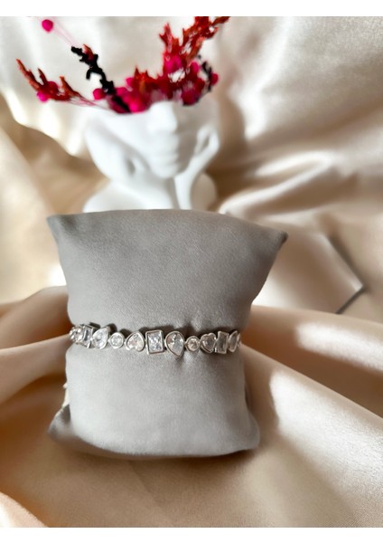 Damla Kalp Taşlı Luxury Silver Çelik Zirkon Bileklik fiyatları