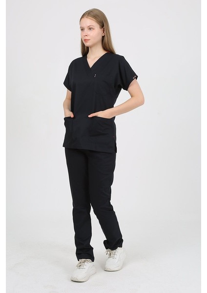 Daisy V Yaka Koyu Lacivert Unisex Uniforma (Likralı) M - Takım - Hayır Isim Yazılmasın modelleri