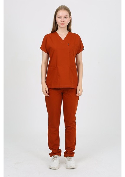 Daisy V Yaka Kiremit Unisex Uniforma (Likralı) M - Takım - Hayır Isim Yazılmasın modelleri