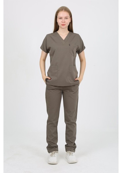 Daisy V Yaka Açık Haki Unisex Uniforma (Likralı) 2xs - Takım - Hayır Isim Yazılmasın